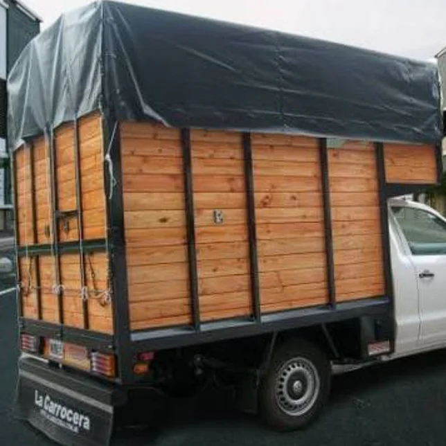 Flete mediano con caja de madera y lona